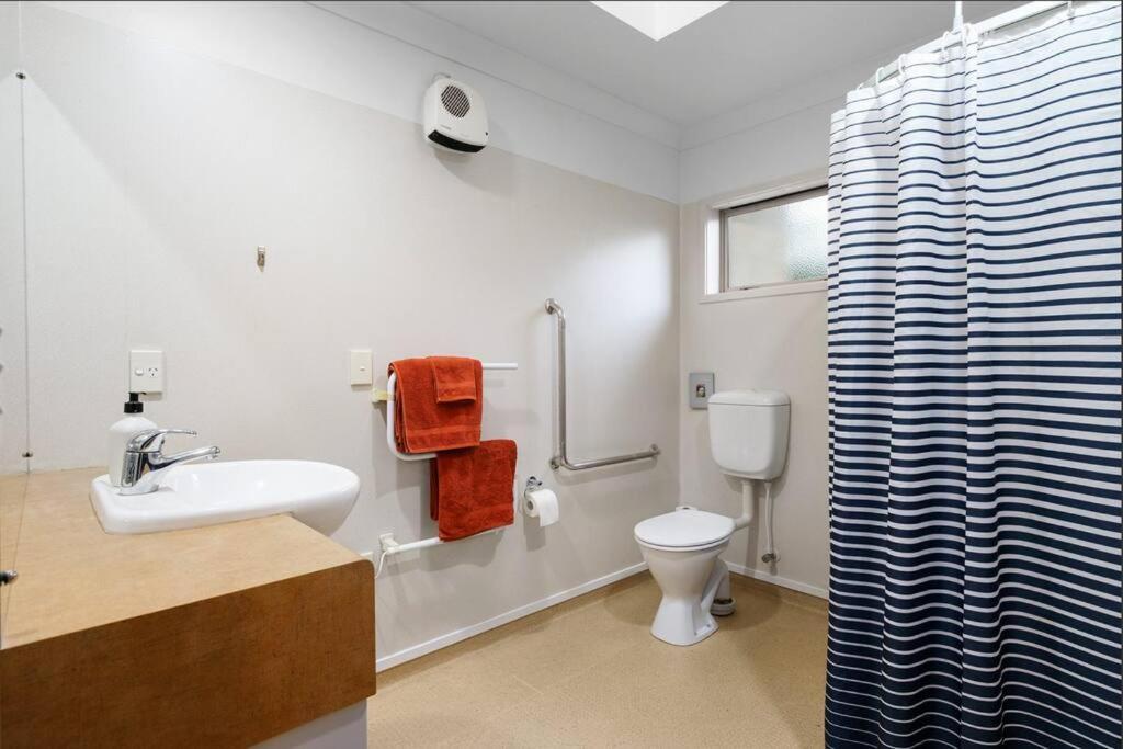 Sunny, Quiet, 2-Bedroom Unit In Fabulous Location! Cambridge Eksteriør billede